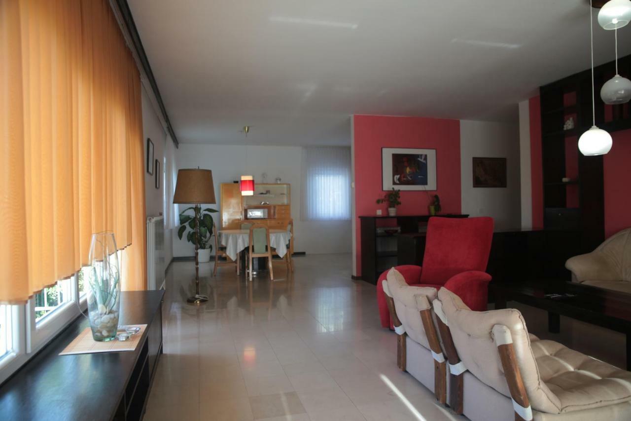 Apartment Rude ヴォディツェ エクステリア 写真